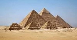 Les pyramides de Giseh en Egypte